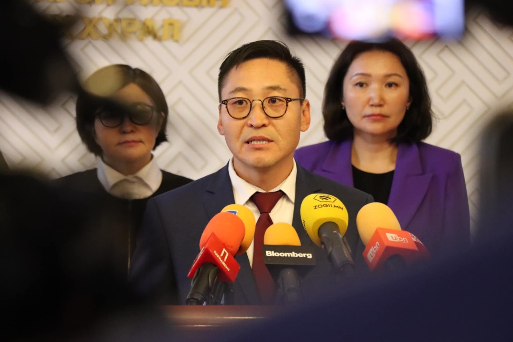 Ц.Лут-Очир: Төсвийг нэг жилд 28 хувиар тэлэх нь. Энэ бол цэвэр сонгуульд зориулсан төсөв