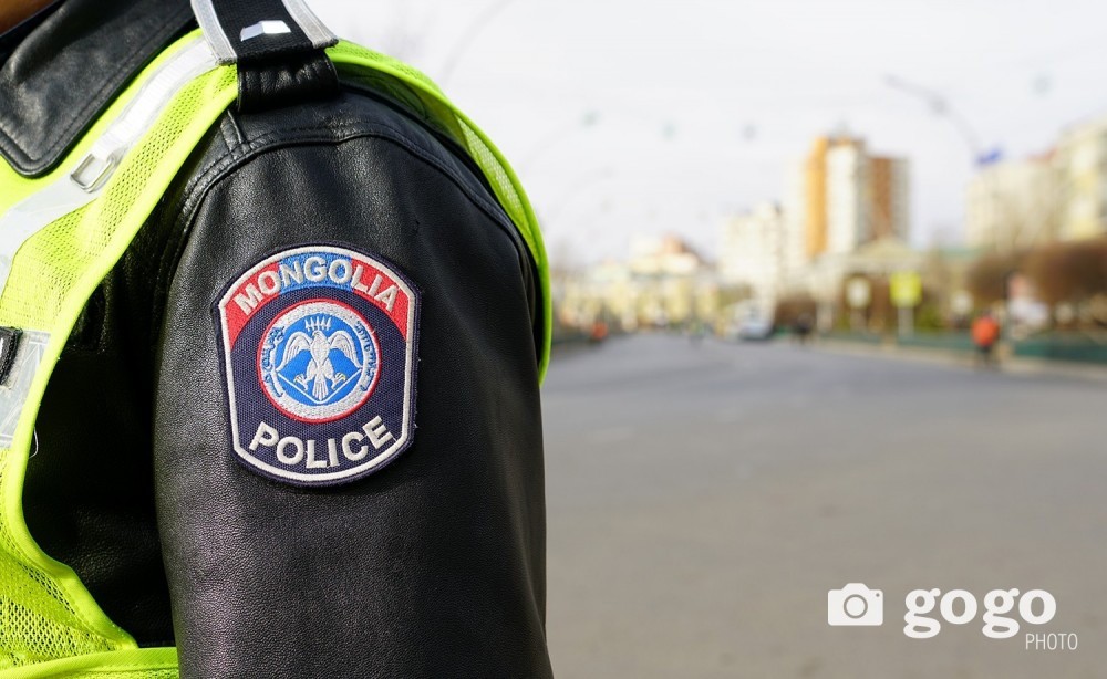 Зогсоол булаалдаж, нэгнээ хутгалжээ