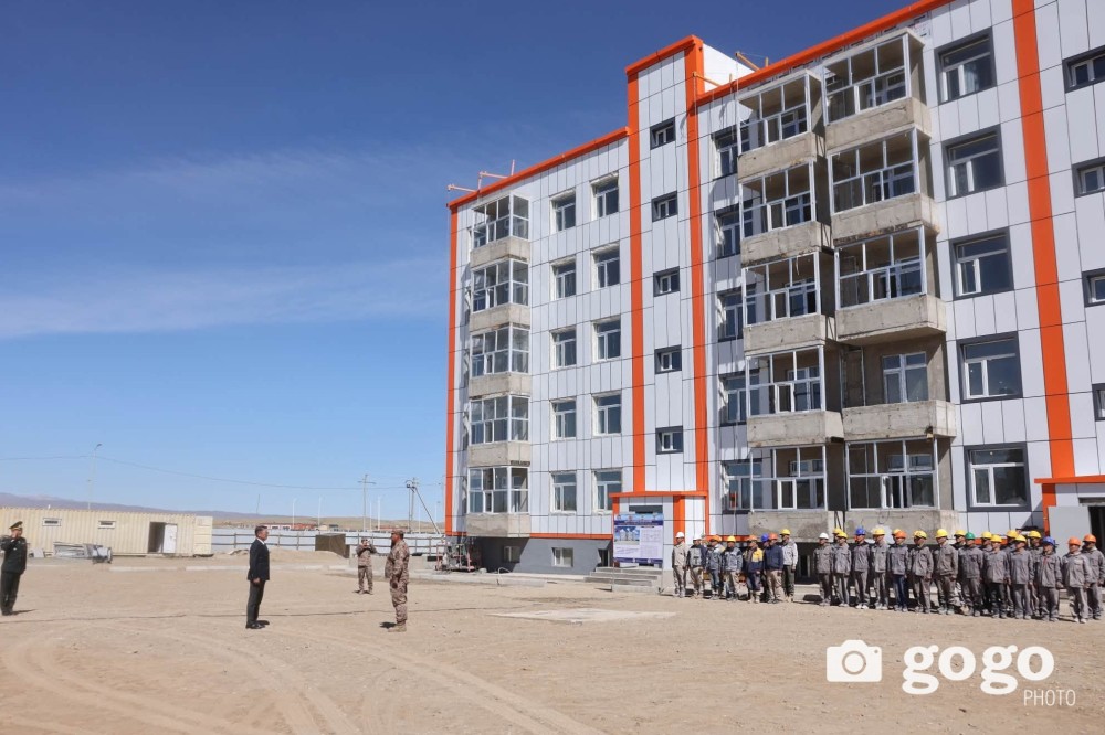 Зэвсэгт хүчний алба хаагчдын 50 айлын орон сууц энэ намар ашиглалтад орно
