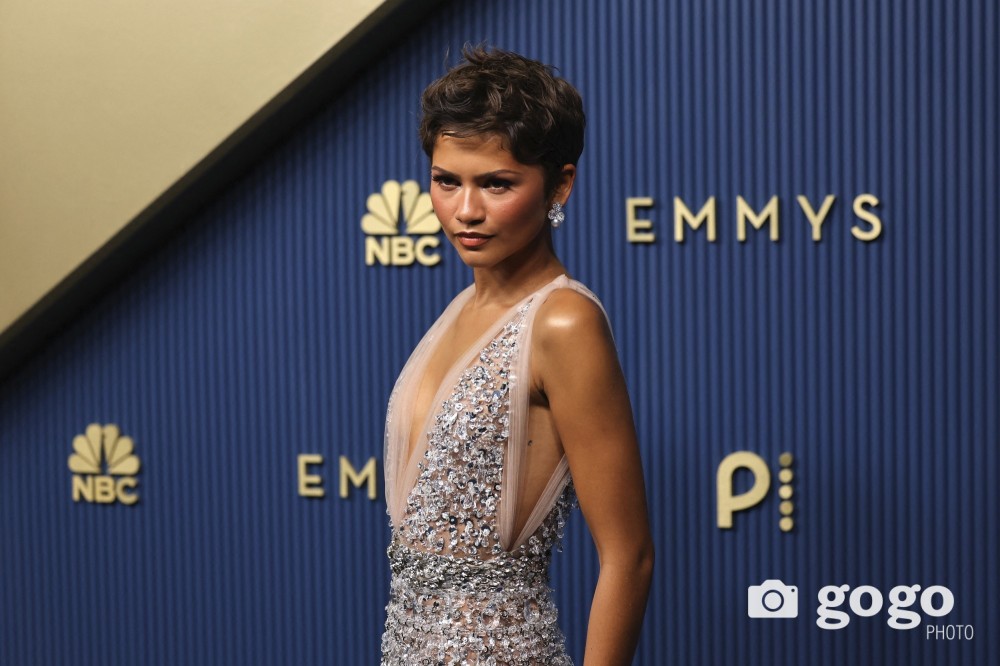 ФОТО: 78 дахь удаагийн "Emmy Awards"-ын эргэн тойронд