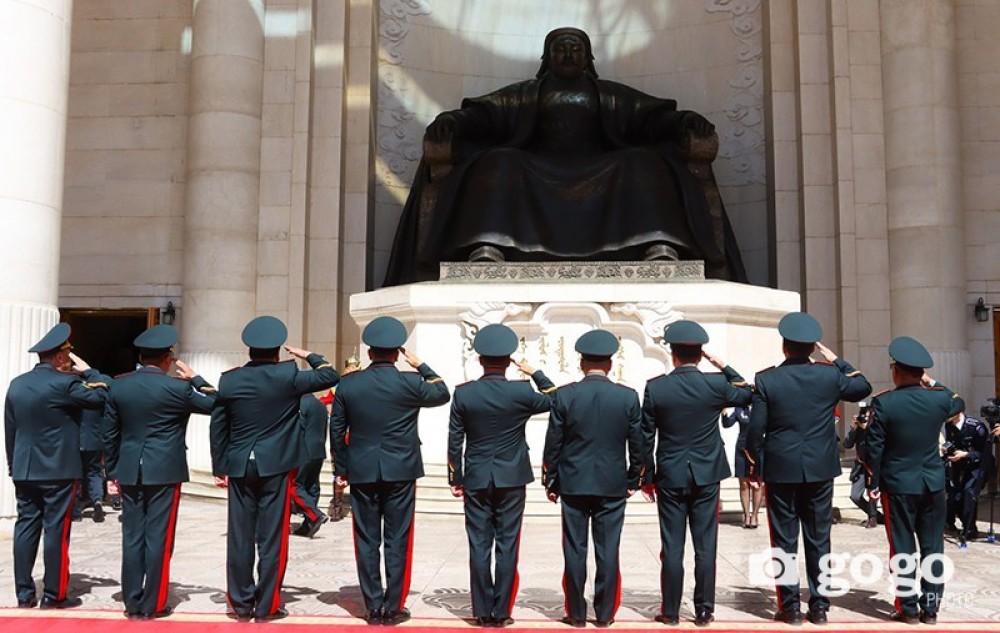 Хууль зүй, дотоод хэргийн сайд томилогдсон бөгөөд хүчний байгууллагын удирдлагуудыг чөлөөлнө