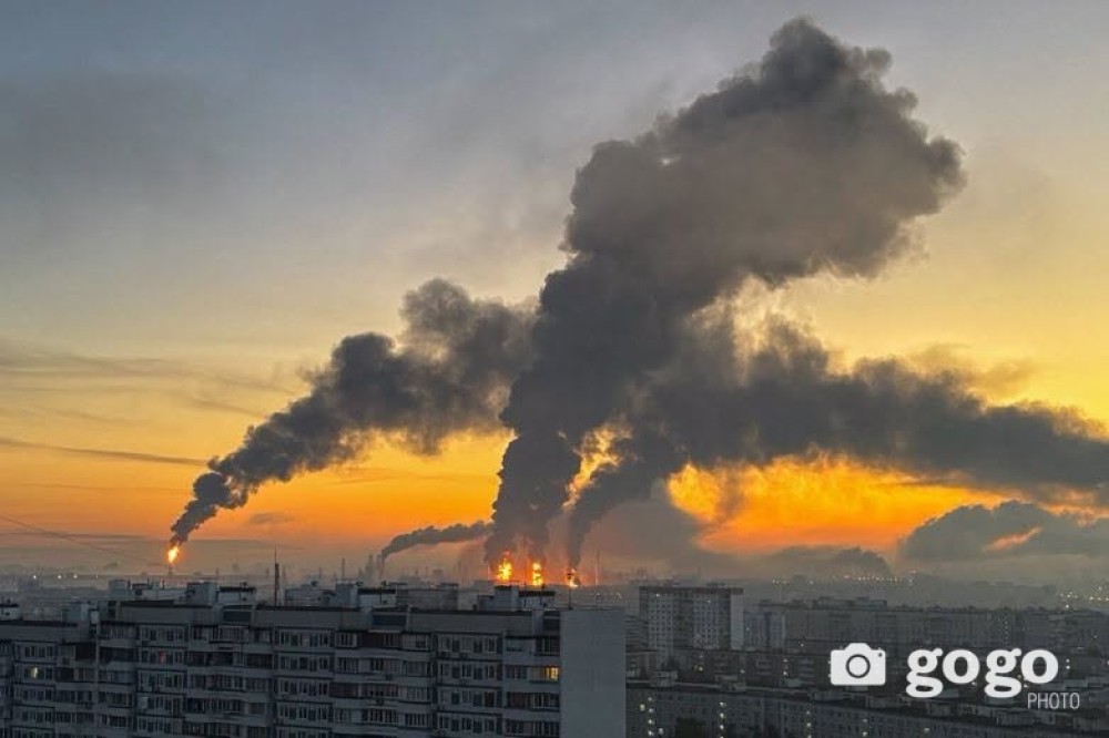 Украины агаарын довтолгооны улмаас Москвад газрын тос боловсруулах үйлдвэр шатжээ